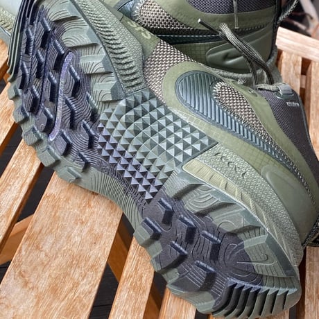 NIKE REACT CARBON