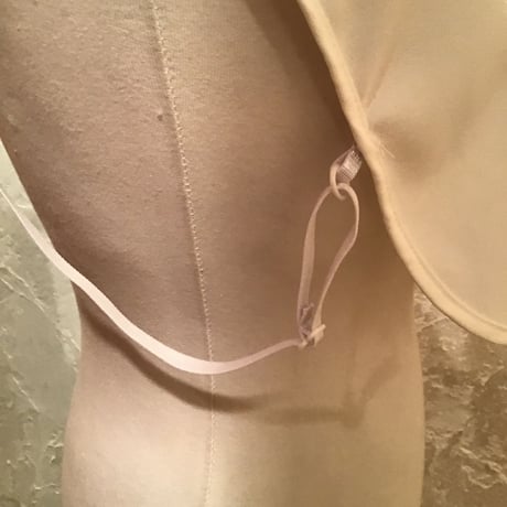 wearing collar 6[AA-189]