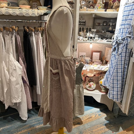 apron 649[ge583]