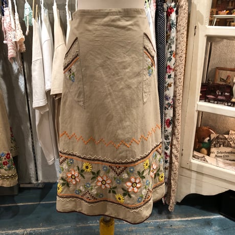 apron 438[ge141]