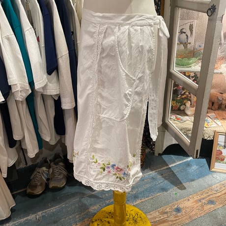 apron 593[ge694]