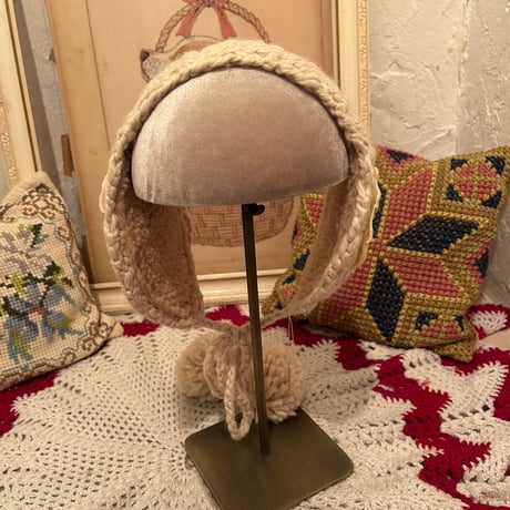 hat 255[na659]
