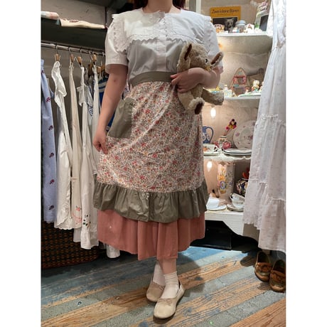 apron 504[na511]