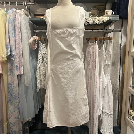 apron 689[ge24]