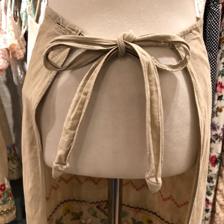 apron 438[ge141]