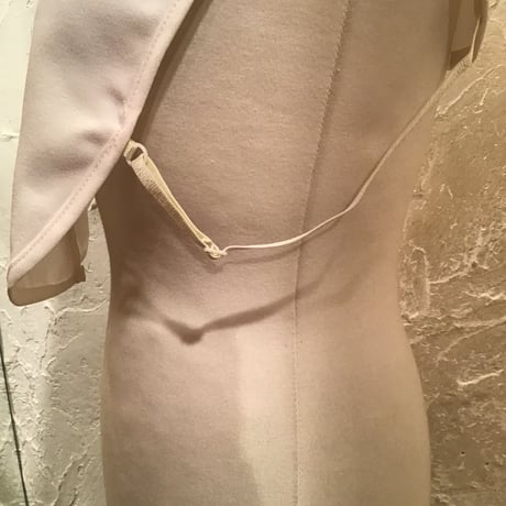 wearing collar 7[AA-189]