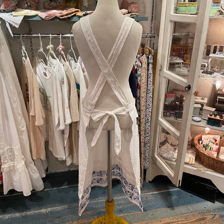 apron 422[ge108]
