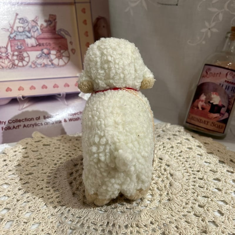 * antique sheep ❀ イースターの羊さん ( 赤いリボン ୨୧) antique sheep ❀ イースターの羊さん ( 赤いリボン ୨୧
