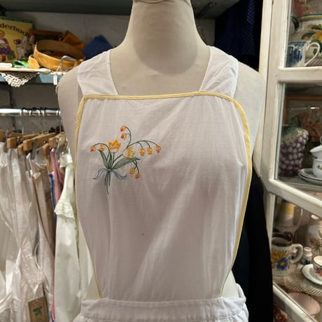 apron 493[na817]