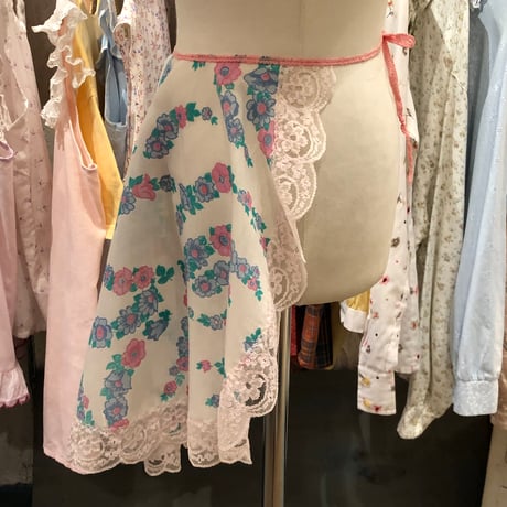 apron 401[na992]