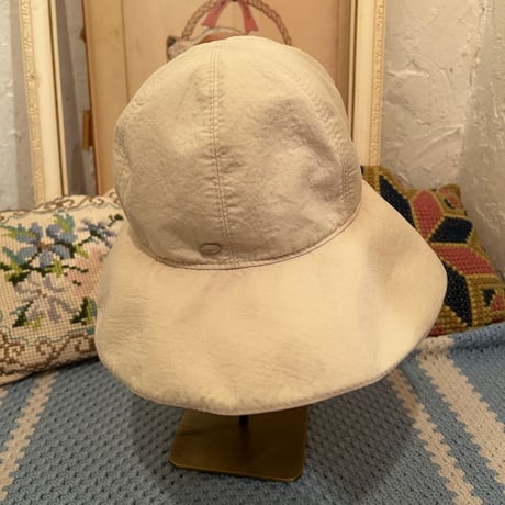 hat 215[na967]