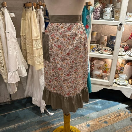 apron 504[na511]
