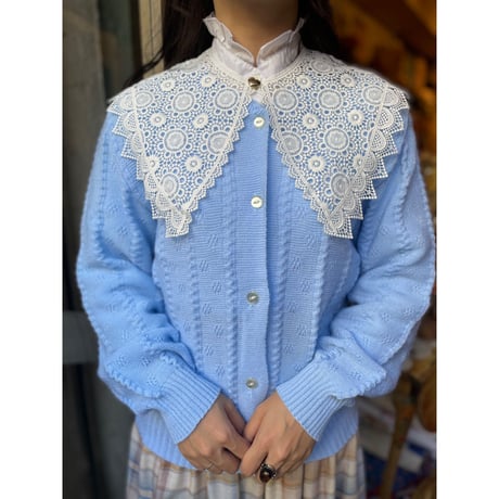 wearing collar 16[AA211]