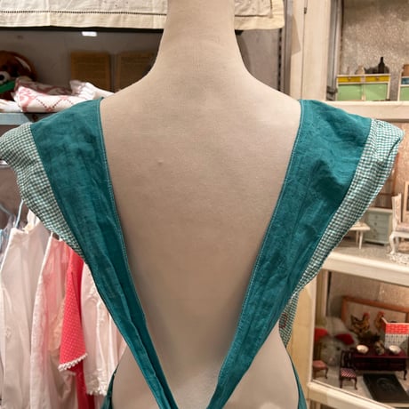 apron 408[ge41]