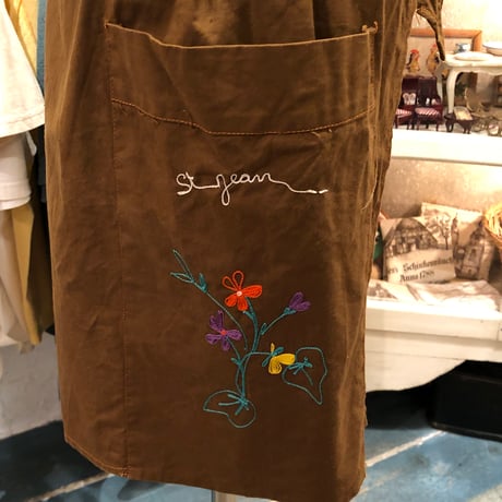 apron 437[ge147]