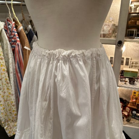 skirt561[na563]