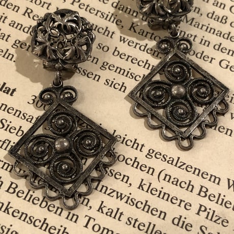 accessory 56[ge697]