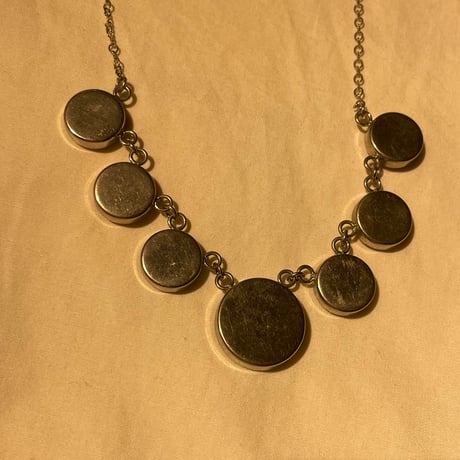 accessory 272[ge209]