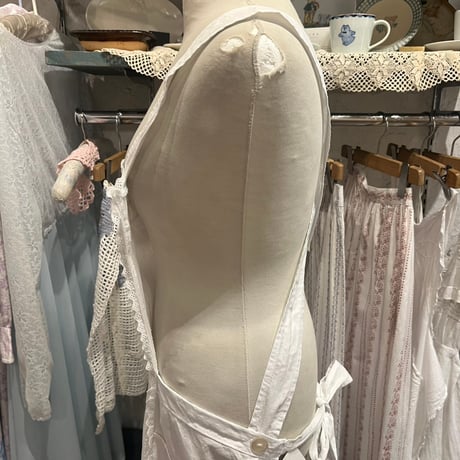 apron 681[ge25]