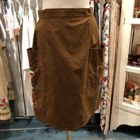 apron 437[ge147]