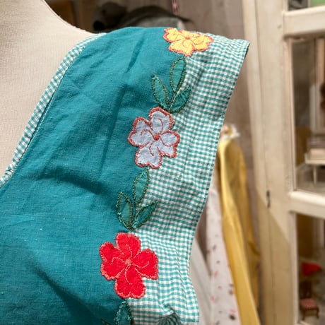 apron 408[ge41]