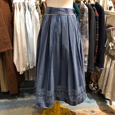 skirt 750[ge151]