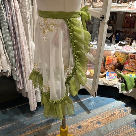 apron 694[ge57]
