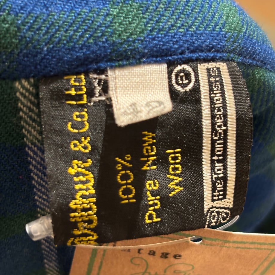 6942150847015e5585226c38