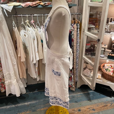 apron 422[ge108]