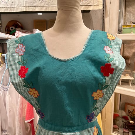 apron 408[ge41]
