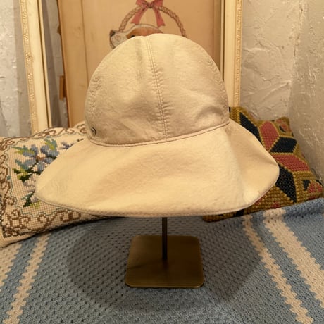 hat 215[na967]
