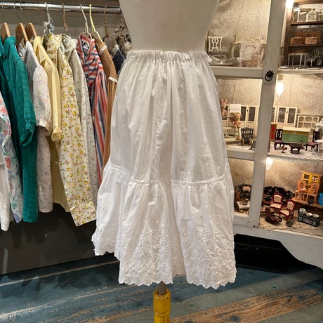 skirt561[na563]