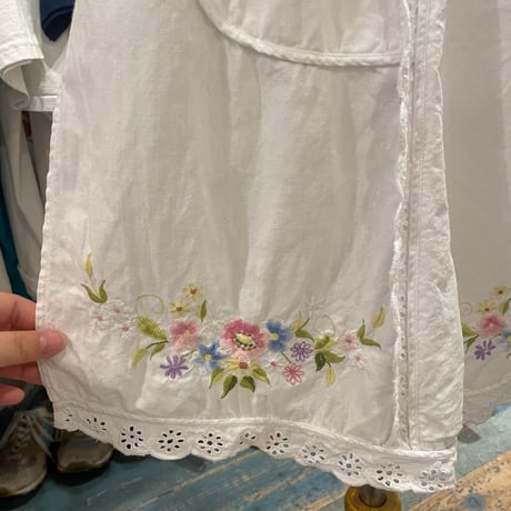 apron 593[ge694]