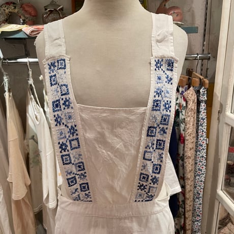 apron 422[ge108]