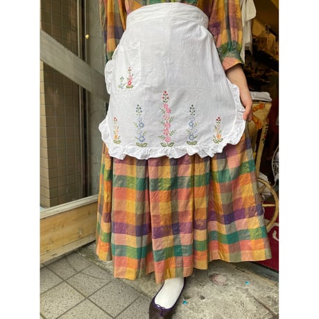 apron 594[ge695]