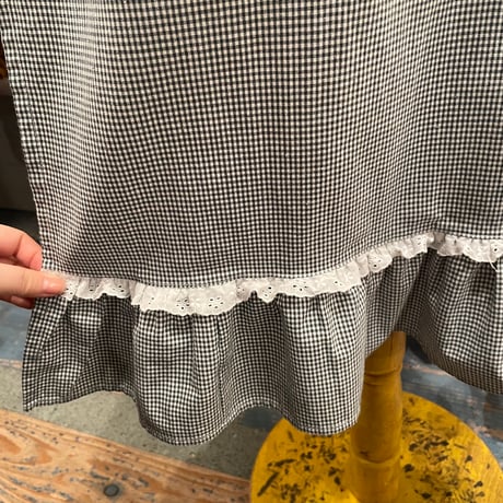 apron 483[ge745]