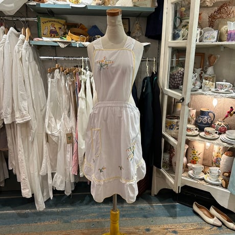 apron 493[na817]