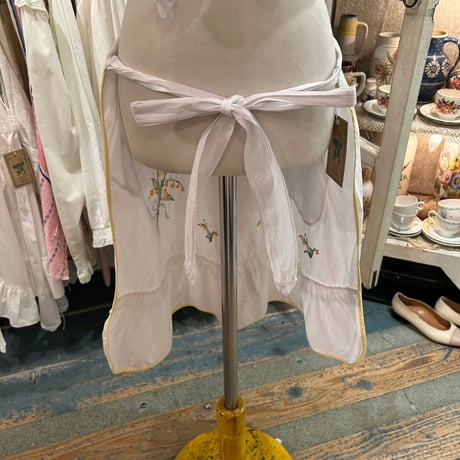 apron 493[na817]