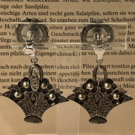 accessory 50[y204]