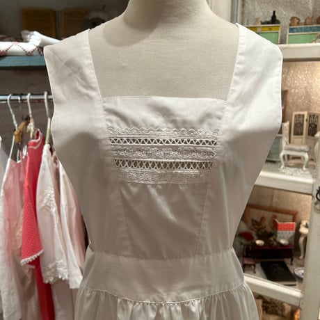 apron 412[ge43]