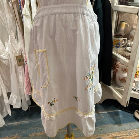 apron 493[na817]
