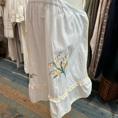 apron 493[na817]
