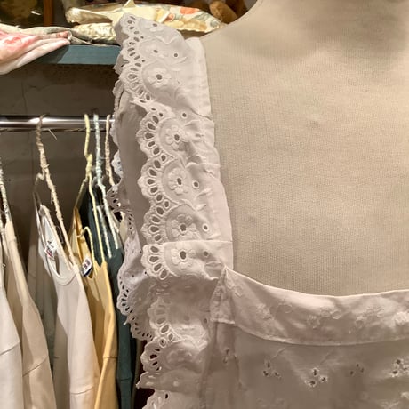 apron 433[ge136]