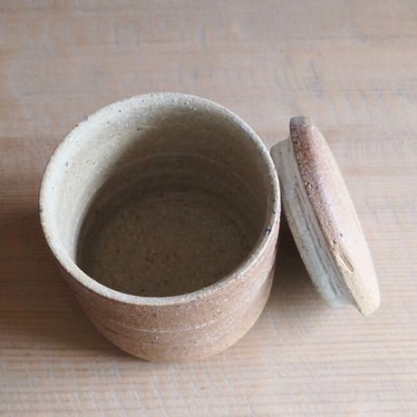 お塩が固まらない塩壷 M・筒形 〈スプーン M付〉