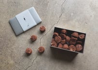 チョコマカダミアクッキー缶