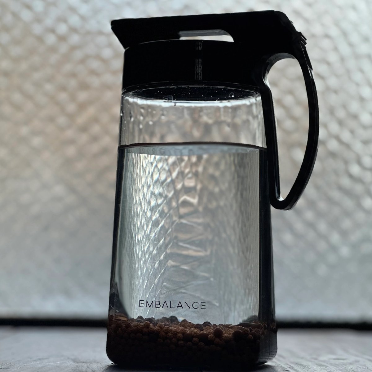 天然活水鉱石〚久遠水®〛約50億年前の宇宙由来の鉱物と“細胞浸透波”を