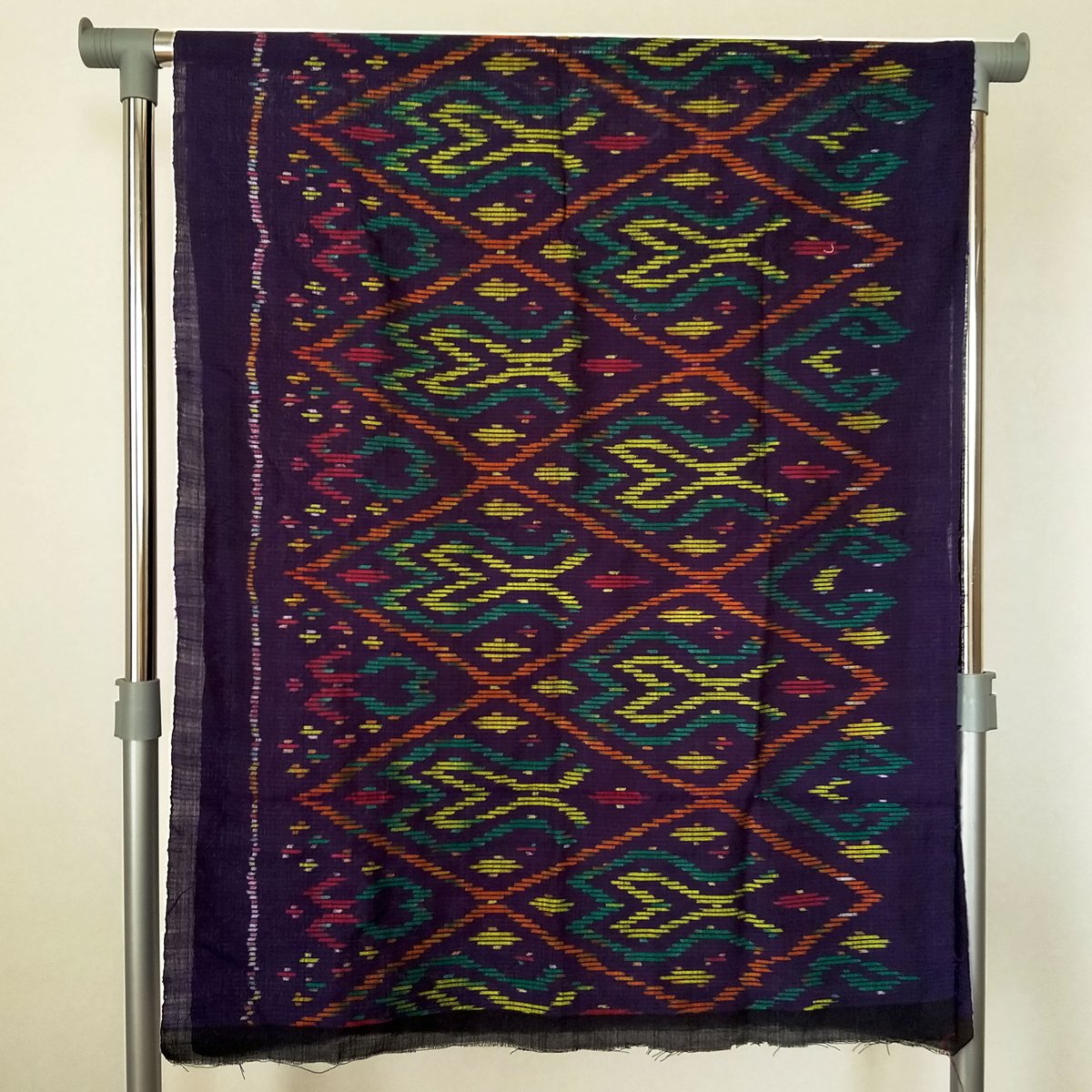 ラオス　シルク織物　手織　タペストリー ラオス シルク織物 手織 タペストリー 楽天市場】ラオス 浮き織