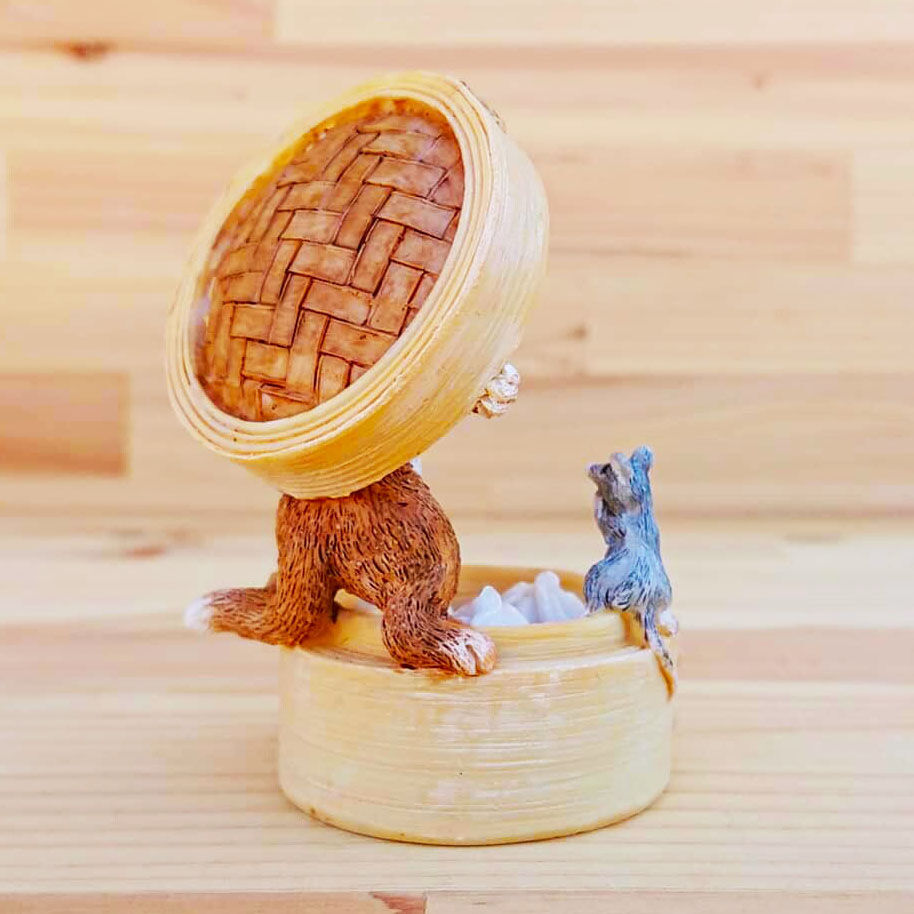 けい様　お取り置き中　自作絵画　黄色いソファ　猫とネズミの絵　買い物帰り ソファに座る読書猫とねずみ 茶トラ猫 ネコ雑貨 ねこ カントリー