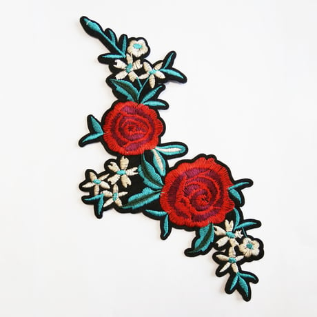 刺繍ワッペン「薔薇と小花」