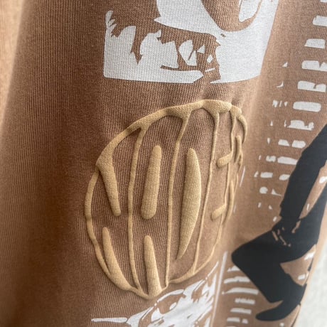 All Eyes On Me T-shirt dark camel